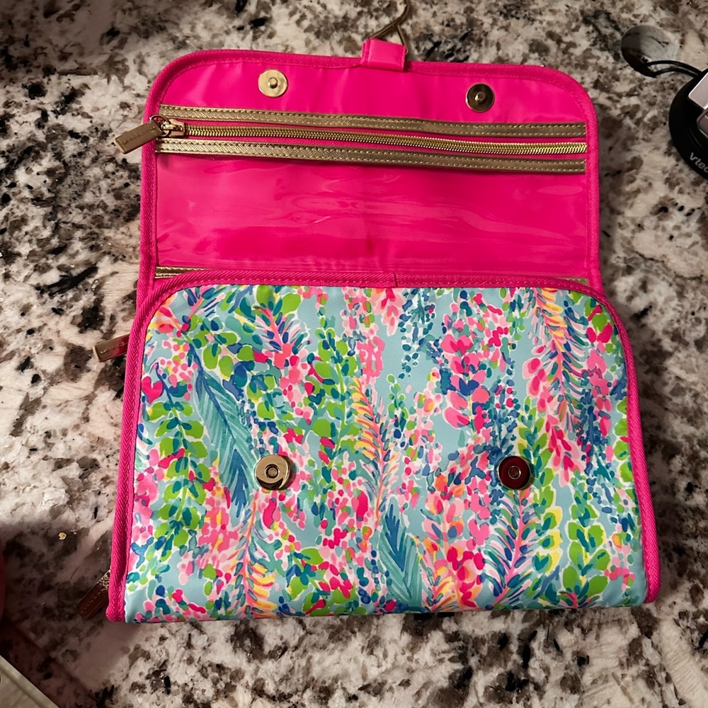 Lilly Pulitzer catch the wave travel bag makeup toiletries new in package HTF - Picture 4 of 4